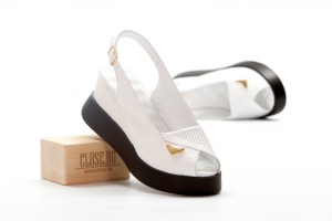 Дамски сандали на платформа Blanca бели