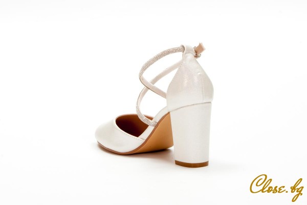 Дамски обувки на ток Valena бели thumb