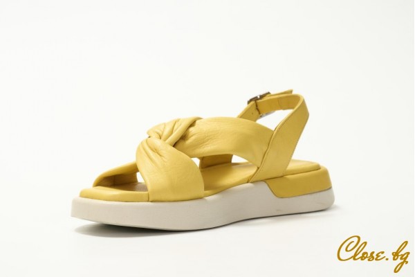 Дамски ежедневни сандали Melana жълти thumb