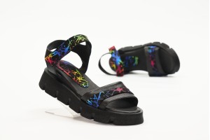 Дамски ежедневни сандали Sany черни с цветен принт