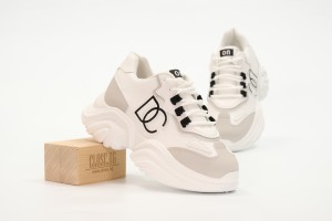 Дамски спортни обувки Astela бели със сиво