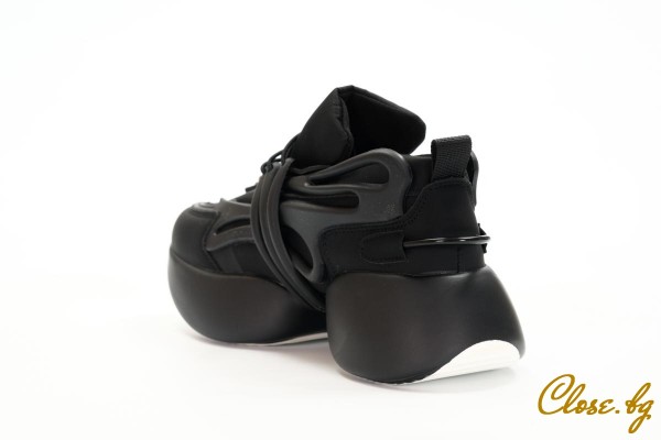 Дамски спортни обувки Korella черни thumb