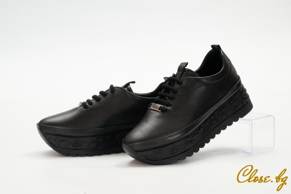 Дамски ежедневни обувки Valmira черни thumb