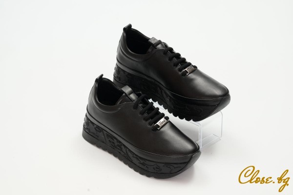 Дамски ежедневни обувки Valmira черни thumb