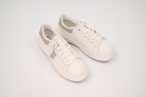 Дамски спортни обувки Devora бели със сиво