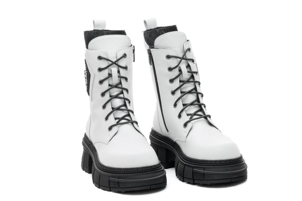 Дамски ежедневни боти Esta бели