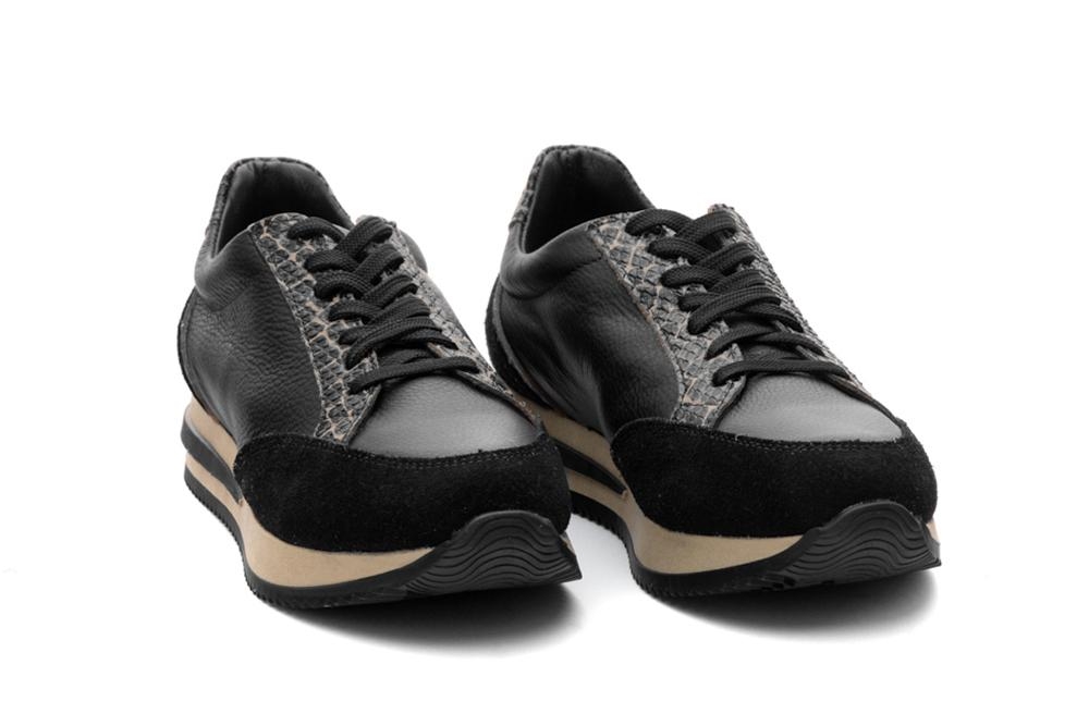 Дамски ежедневни обувки Ponchi черни с принт леопард