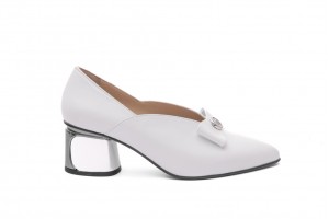 Дамски обувки на ток Avia бели 1