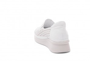 Дамски ежедневни обувки Neva бели 2