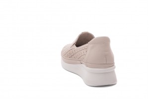 Дамски ежедневни обувки Neva бежови 2