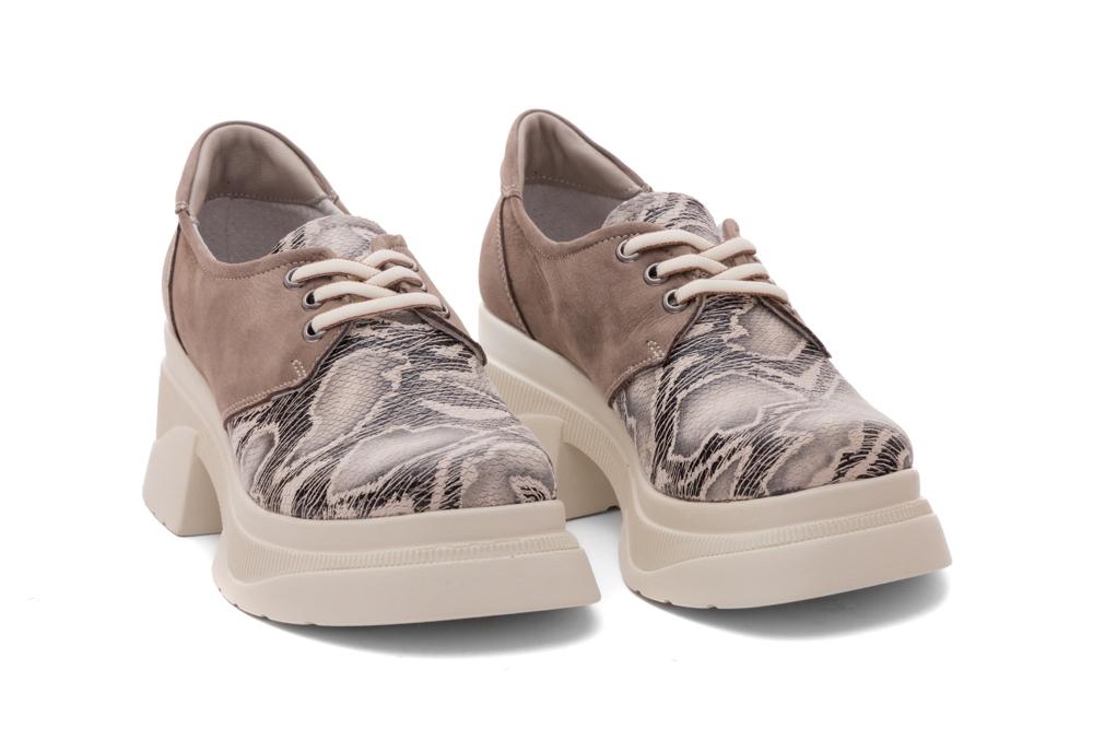 Дамски ежедневни обувки Divna бежови с птинт змия