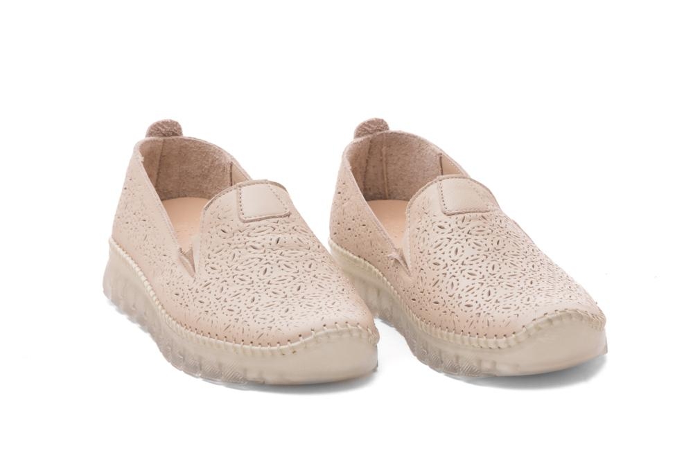 Дамски ежедневни обувки Zassy бежови